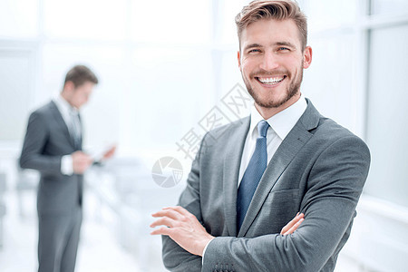 办公室背景上成功的商业人已成功工作公司快乐窗户人士男人微笑领导者经理套装图片