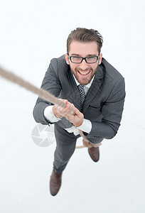 成功的商务人士攀上绳索挑战职业竞争管理人员男性团队力量商业团体成就图片