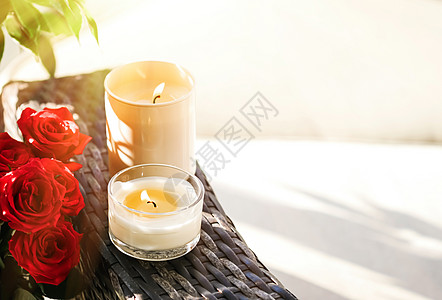 收集点蜡烛作为豪华温泉背景和浴室家装饰 有机芳香蜡烛 用于芳香疗法和放松气氛 美丽与健康平衡花园化妆品风格冥想按摩玫瑰美容香水椰图片