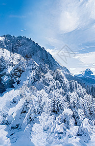 冬季奇景和神奇的圣诞风景 雪山和森林被雪覆盖 作为假日背景 笑声情绪销售季节新年滑雪下雪树木降雪时间山脉图片