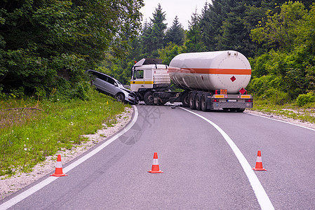 卡车和车祸事故挡泥板维修汽车损害危险灾难驾驶运输轿车粉碎图片