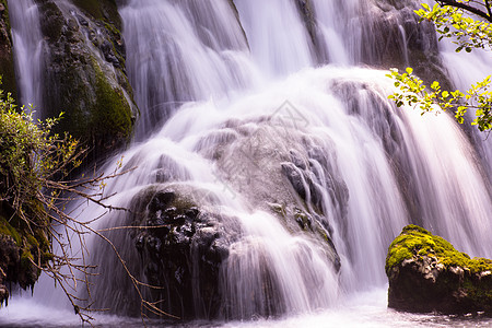 美丽的瀑布旅行热带岩石天堂森林水景荒野国家假期木头图片