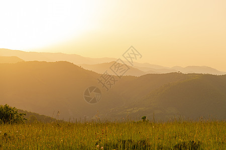 夏季自然景观农村蓝色地平线阳光太阳山脉日落爬坡植物风景图片