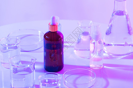 科学实验室背景中水溶液的玻璃瓶化妆品滴管空白洗剂血清推广奶油护理药店瓶子图片