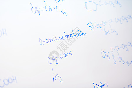 白野猪上的化学分子结构工作学习教学大学方程绘画黑板老师教育科学图片