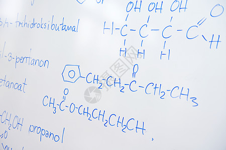 白野猪上的化学分子结构木板计算理论学生化学家工作化学品黑板教育班级图片