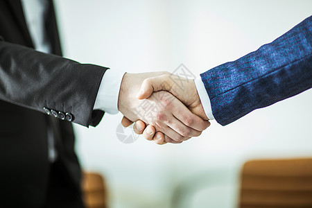 可靠伙伴关系的概念 商业伙伴握手问候语合作办公室友谊公司贷款企业家人士金融合同图片