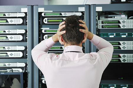 网络服务器机房的系统故障状态硬件架子数据库金属技术公司失败数据中心高科技图片