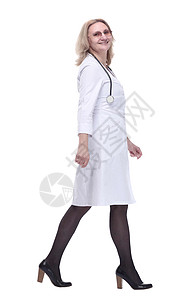 微笑着的女医生满怀信心地向前走来医师男人顾问卫生跨步护理人员专家职业起搏服务图片