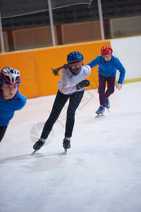 儿童滑雪速度孩子溜冰者娱乐头盔安全运动耐力精神团体套装图片