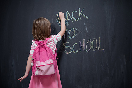 背背背书写黑纸板的女童教育学习空白女孩女学生黑色粉色背包班级知识图片