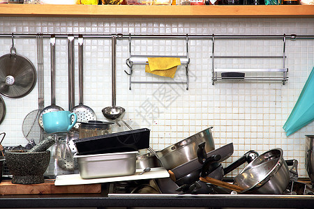 厨房的脏尿液合金洗涤家务垃圾盘子勺子用具垫圈团体杯子图片