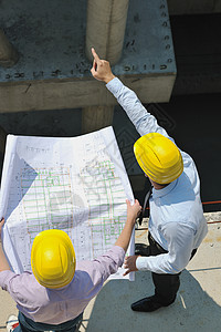 建筑工地建筑师建造项目男人安全帽蓝图工程师安全建筑学导师套装图片