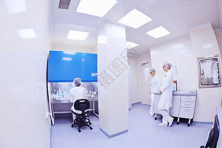 在实验室工作的科学家科学成人生物学药品男性卫生保健医院微生物学诊所图片