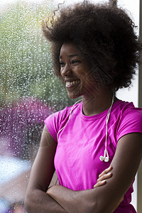 雨 舞蹈健身房女性高清图片