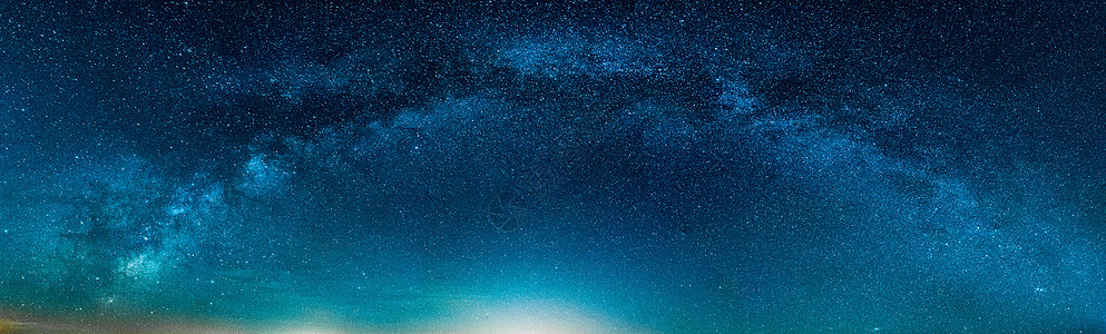 夜空上方的牛奶风景环天景观宇宙摄影师海滩蓝色银河系全景支撑科学三脚架星云图片