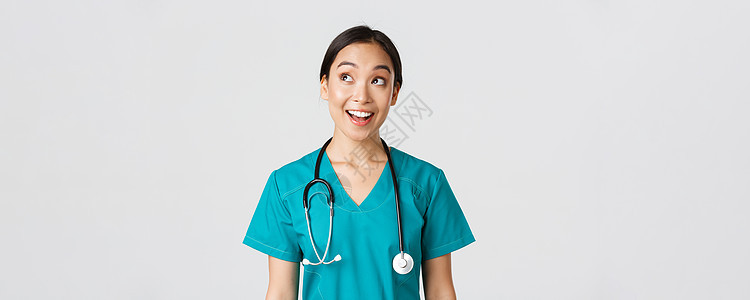 保健工作者 预防病毒 检疫运动概念 在洗涤剂中充满精神的微笑着像牙医生 在左上角看护士时面带笑脸 站立白背景学生医师症状女性临床图片