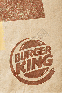 俄罗斯 莫斯科2021年5月17日 汉堡王标志纸袋 汉堡王是一个全球快食品汉堡链 总部遍布全世界商业国王热带假期食物小吃黑色旅游图片