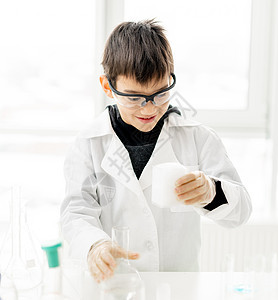 化学课学校男生实验实验室瓶子化学家化学品童年班级测试瞳孔教育图片