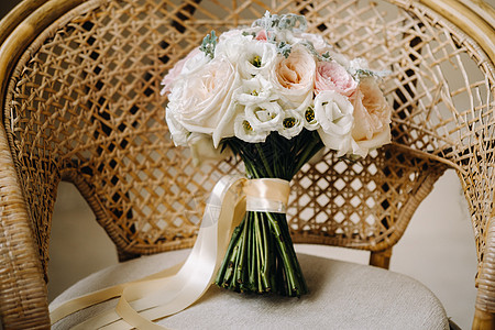 粉色玫瑰露天的玫瑰花朵和鲜花织成的花束已婚订婚捧花传统幸福新娘假期作品喜悦婚姻背景