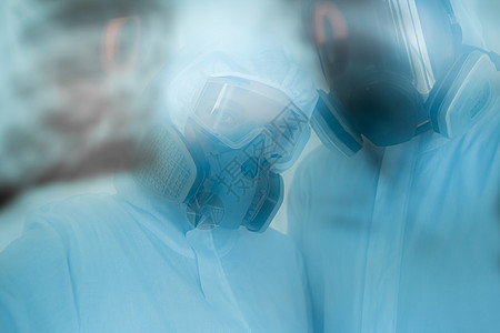 呼吸器中的流行病学家通过Covid19号射电图对病人的肺炎进行检查 Corona病毒的概念男人x射线男性结核x光医生扫描医院外科图片