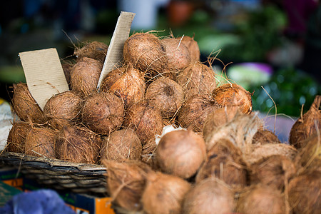 卖新鲜椰子 在毛里求斯印度市场销售的图片