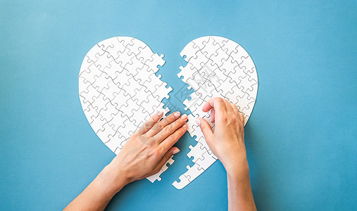 心脏形状中的白色拼图保健老化心脏病团队解决方案游戏专家手术动脉卫生图片