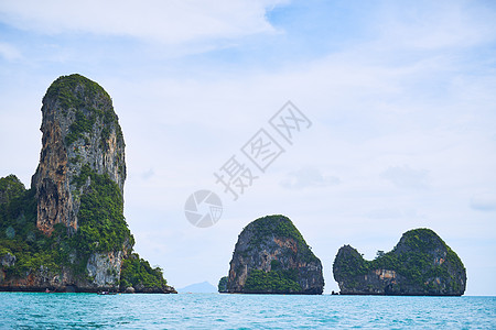 峇里島就在天堂里又一天 被一个无人居住的热带沙滩拍到的画面背景