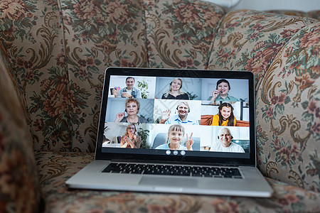 视频会议呼叫用手摇动哈罗经理技术商业网络成功人士商务团体屏幕摄像头图片