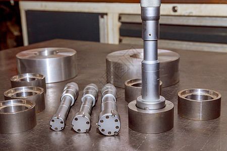 精确测量洞直径的装置 用它来测量孔径机械金属毫米检查员戒指工具乐器质量技术控制图片