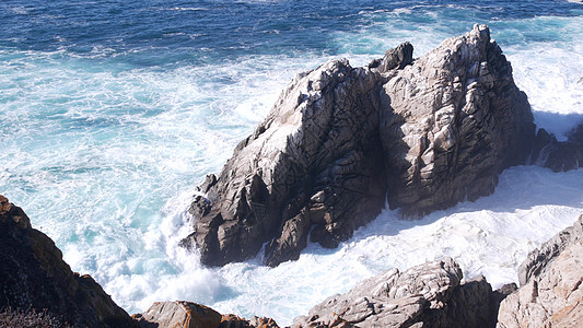 悬崖岩壁 海边 洛沃斯角 加州海岸 海浪崩塌风暴波浪岩石海岸线泡沫海滩力量支撑海景蓝色图片