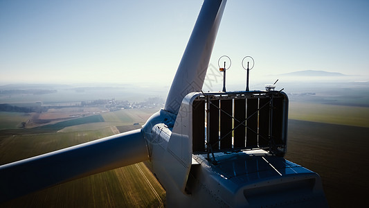 农村部分风力机涡轮机空中观察 绿色能源场地涡轮农田天空农场风力蓝色螺旋桨力量生产图片