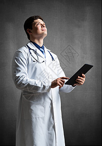 带电脑平板电脑的医生工人成人医院临床护士职业专家微笑卫生商业图片