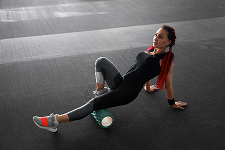 妇女按摩性泡沫卷腿锻炼假肢释放演习滚动 触发点训练福利护理体质运动地面女性保健运动员灵活性图片