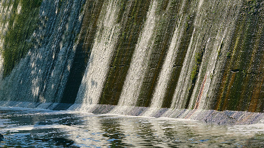 河水大坝 在温暖的一天清净流水旅游气候洪水目的地水电侵蚀灌溉水路资源冷却图片