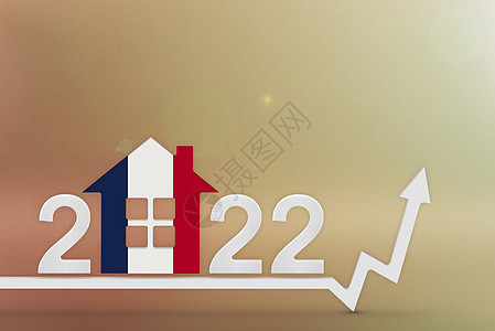 2022 年法国的房地产成本 法国的建筑 保险和租金成本上涨 用旗帜颜色绘制的房屋模型 黄色背景上的向上箭头图片