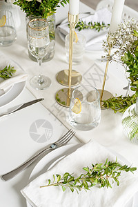 婚礼装饰品 白玫瑰的婚桌装饰玫瑰食物餐巾玻璃花束接待假期奢华风格用餐图片