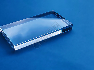 蓝色背景透明玻璃装置 未来技术与抽象屏幕模型设计奢华商业办公室电视电话小样互联网创新手表天空图片