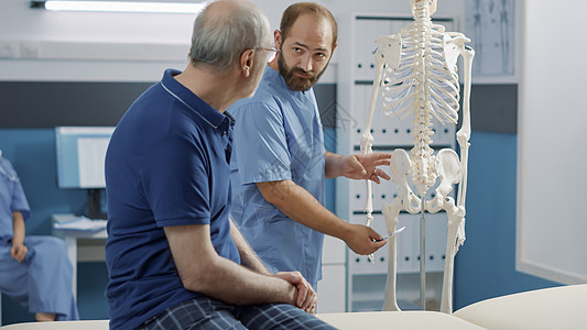 人体骨骼脊髓结扎系统解释的心血管病专家图片