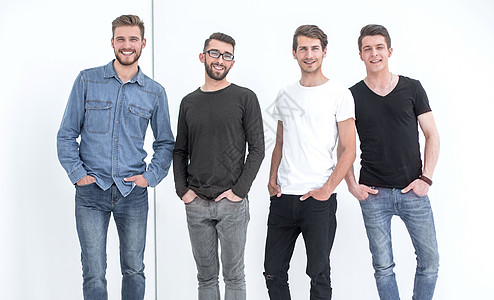 一组现代青年男子 他们正在全面成长广告牌白色男人团队多样性友谊商业职业团体喜悦图片