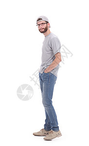 侧面视图 戴棒球帽的微笑者男人成人白色眼镜广告牌性格青年牛仔裤衣服灰色图片