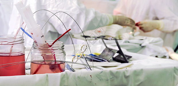 心脏手术 外科医生 手 器械 血液药品卫生乐器诊所主动脉房间疾病操作手套情况图片