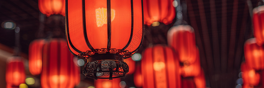 农历新年的中国红灯笼 在新年节日期间的中国灯笼横幅 长的格式图片