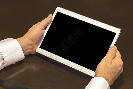 商务人士手握着触摸屏装置 掌声数据监视器互联网展示屏幕助手手势电子书洞察力人士图片