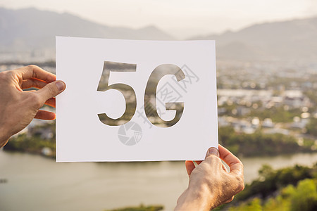 5G 网络无线系统和物联网与现代城市天际线 聪明的城市和通信网络概念手机信号电脑机动性投资商业数据上网电讯服务图片