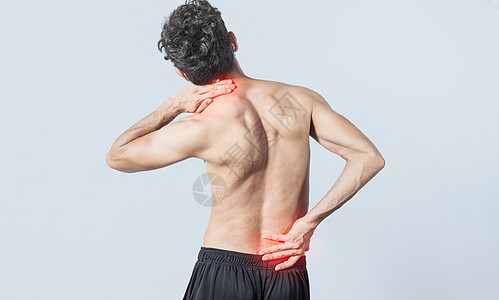 颈部和背部疼痛概念 颈部和背部肌肉疼痛的男性 颈部和背部疼痛的男性特写 孤立背景下肌肉疼痛的男性压力疗法药品脖子整脊神经脊椎保健图片