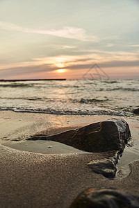 黄海日落 泽勒诺格拉斯克 加里宁格勒地区岩石蓝色海景金子支撑场景海滩橙子阳光全景图片