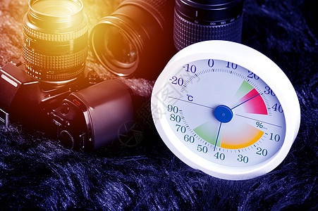 模拟温度计 湿度计和摄影设备测量技术展示贮存气象指标科学数字温度过滤图片