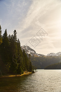 黑湖 自然景观 山湖 Zabljak 黑山 Durmitor国家公园天空国家闲暇风景岩石顶峰水晶湖岸森林地平线图片