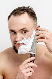 男人用刀刮胡子肥皂护理卫生身体成人奶油男性胡须剃须剃刀图片